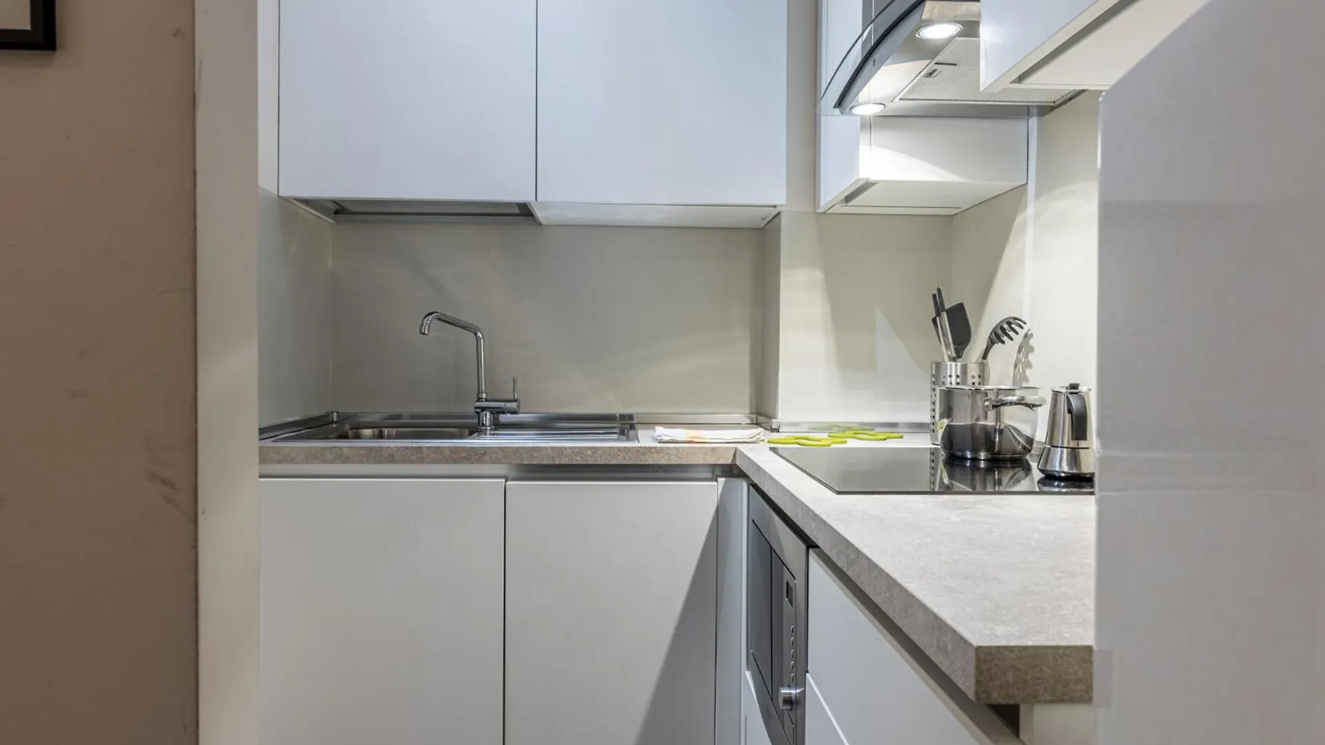 Sant' Ambrogio Flat Apartment Milan